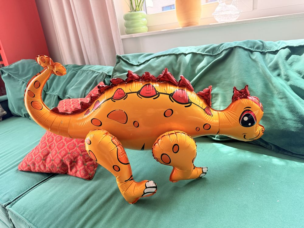 Urodziny donozaury balony talerze kubki 6 lat