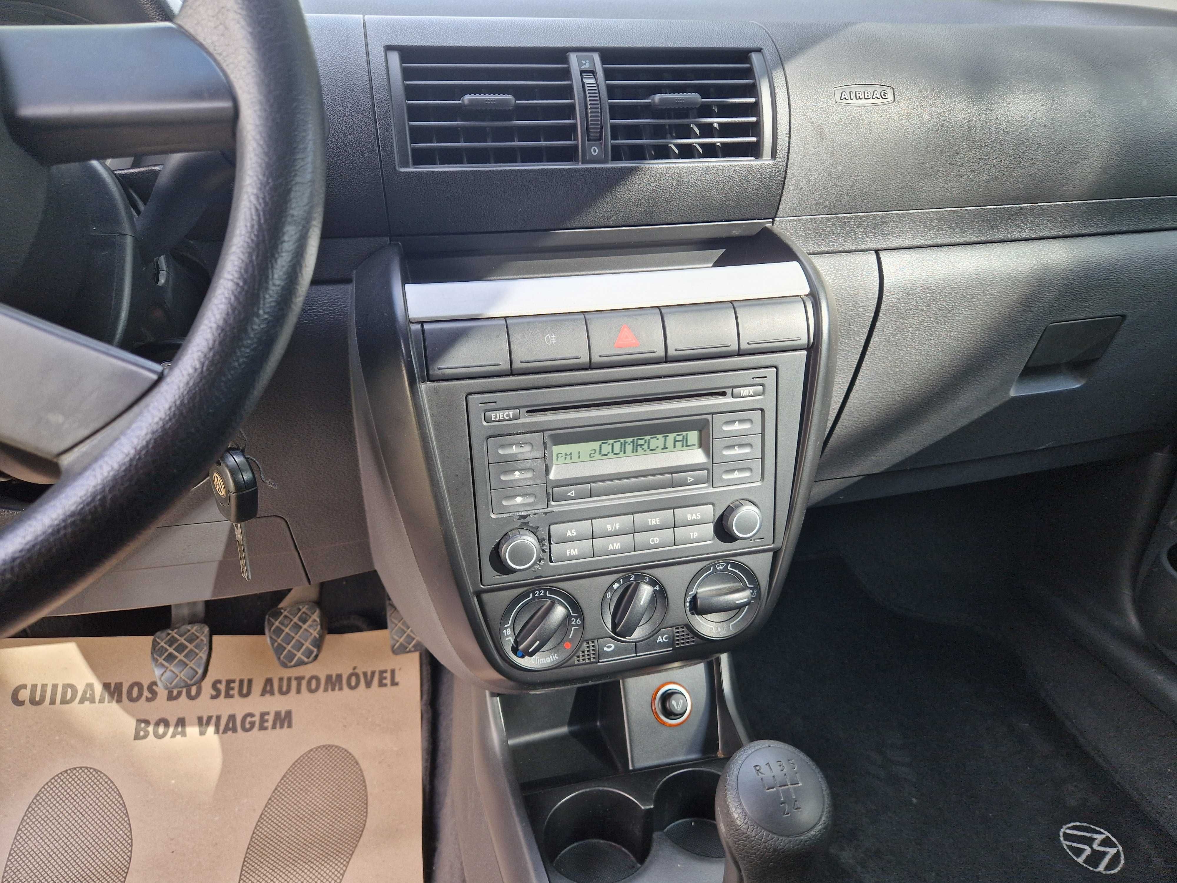 VW FOX 1.0 com AC