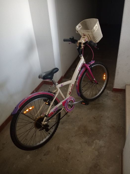 60€ Bicicleta roda 24 da btwin só pedalar guarda lamas cesto descanso