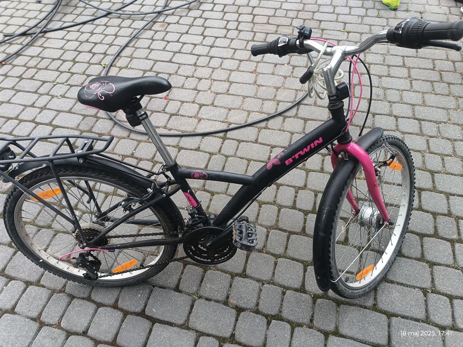 Rower damski 24" z  Decatlon.