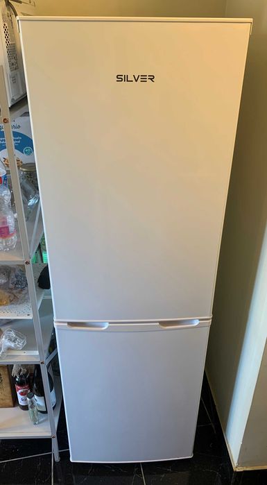 Frigorífico combinado Silver – 99 L frigorífico + 54 L congelador