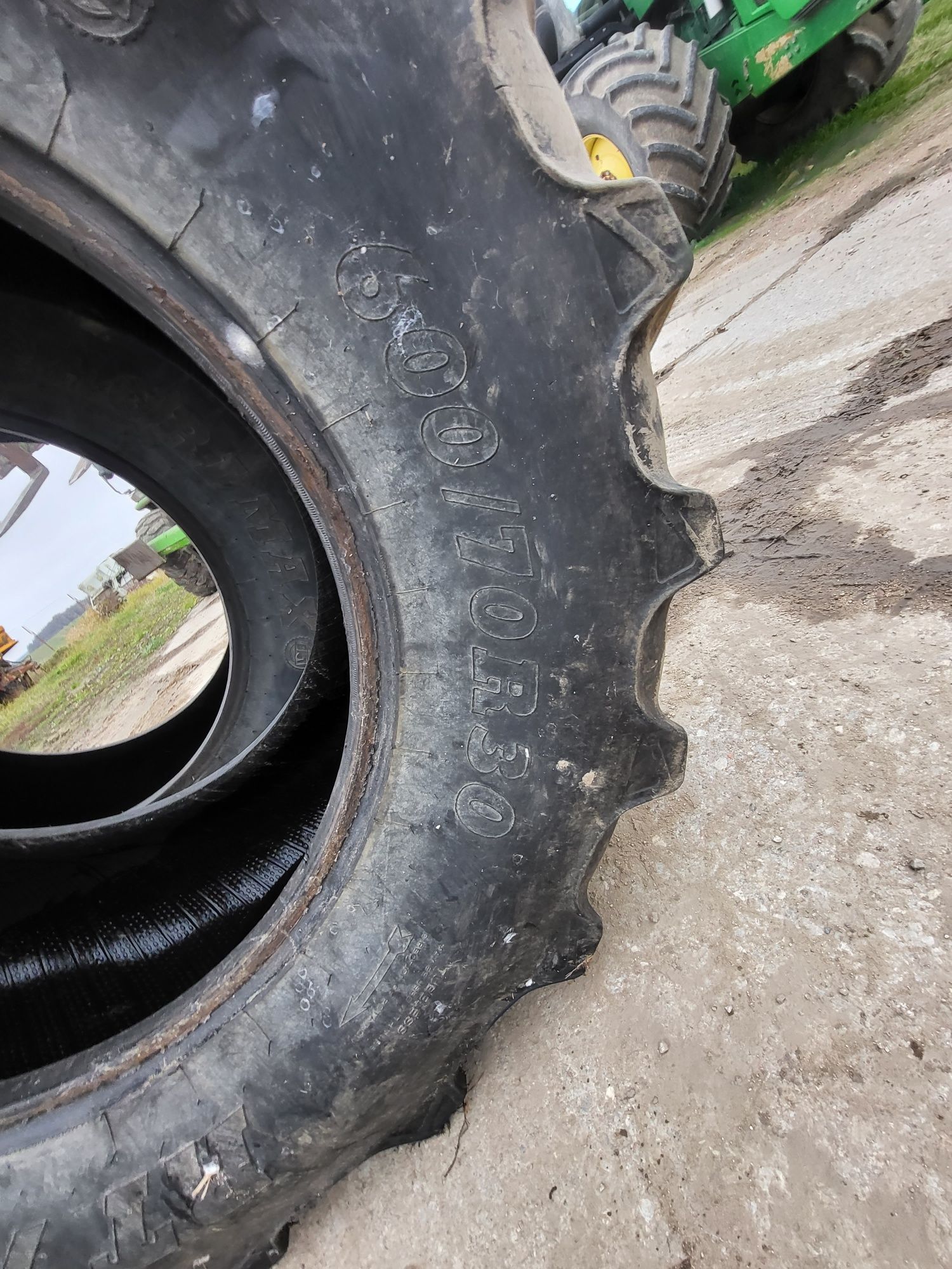 600/70 r30 BKT w cenie 2 szt., bez napraw  protektor 30-35%