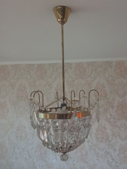 Хрустальная люстра