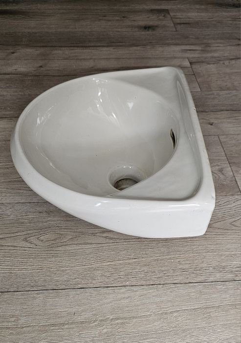 Umywalka łazienkowa PRL
