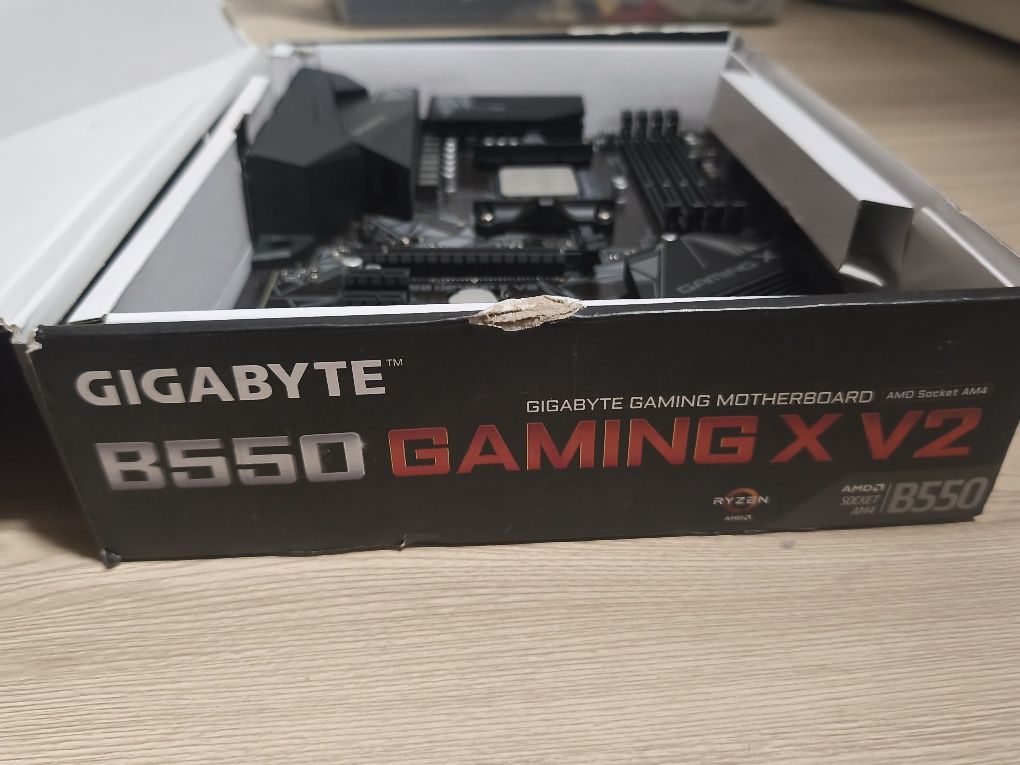 płyta główna GIGABYTE b550 gaming x v2 z procesorem AMD ryzen 5 3600X