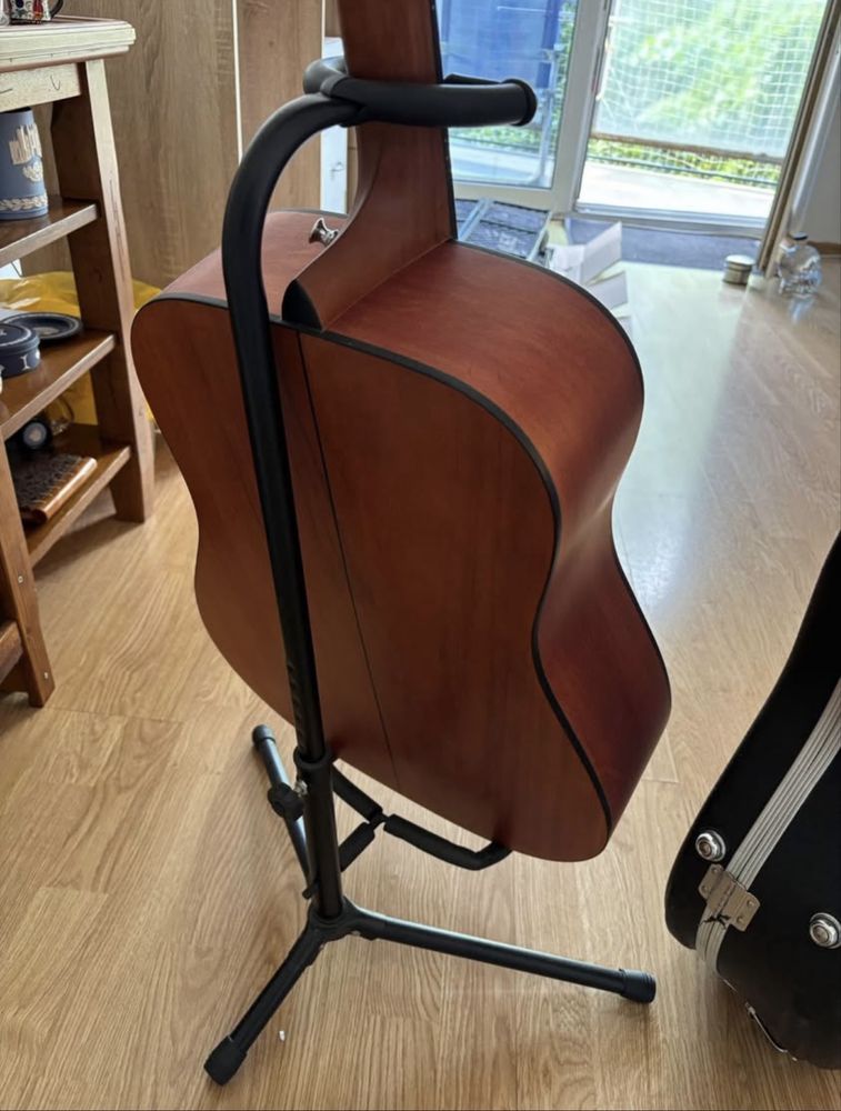 Gitara akustyczna Jasmine S‑35 – twardy futerał + statyw