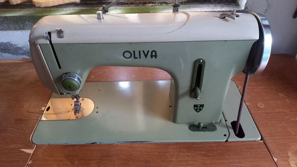 Máquina de costura Oliva