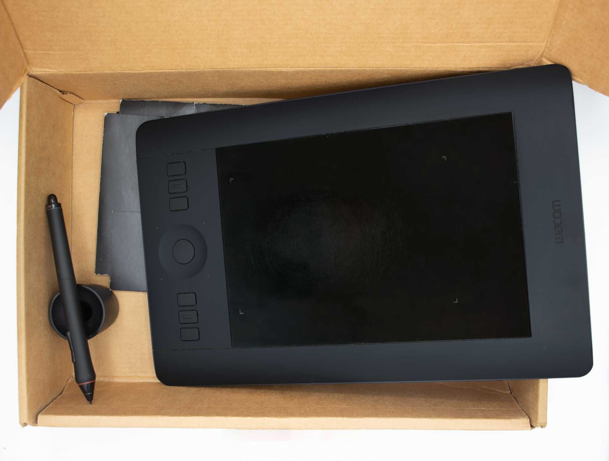 Графічний планшет WACOM Intuos Pro S гарний стан для художників