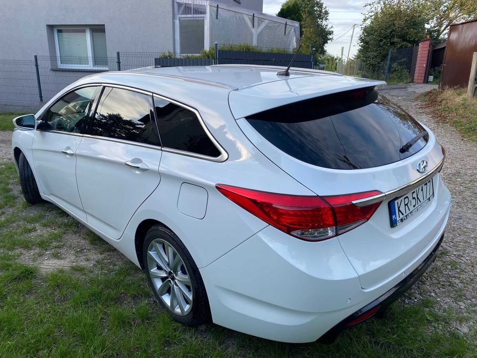 Hyundai i40 CW 1.7CRDi 136KM | Garażowany | 2 komplety kół | DODATKI