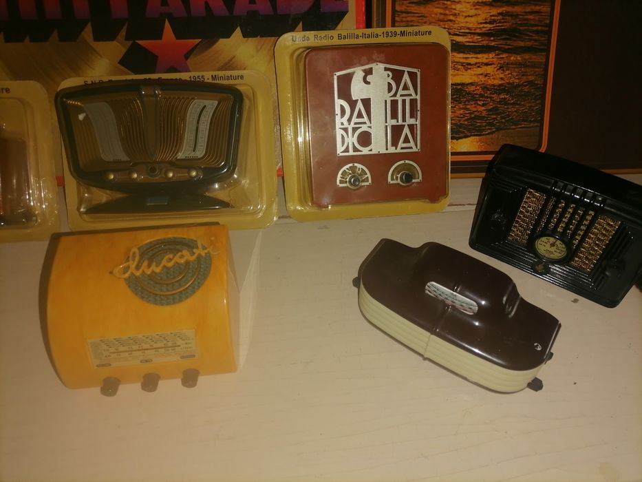 Radio minitura por 9 € cada