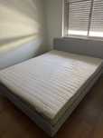 Cama de casal Ikea