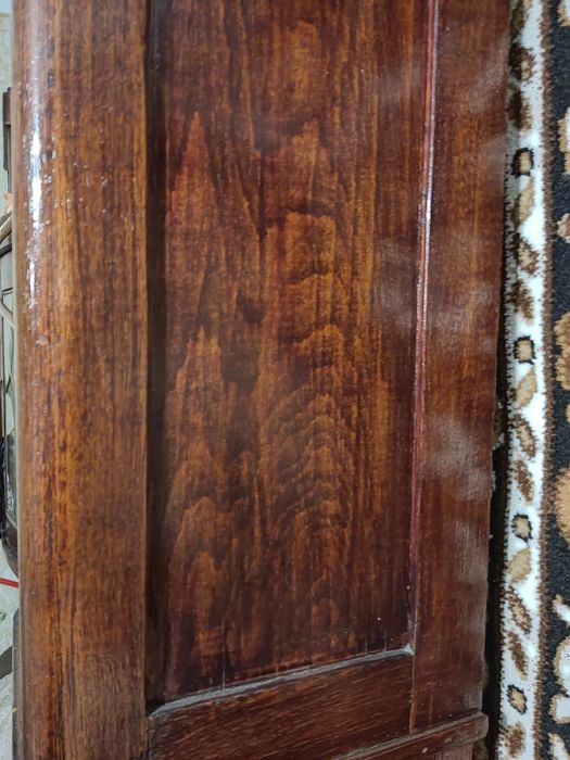 Дубова шафа відреставрована, для цінителів старовини