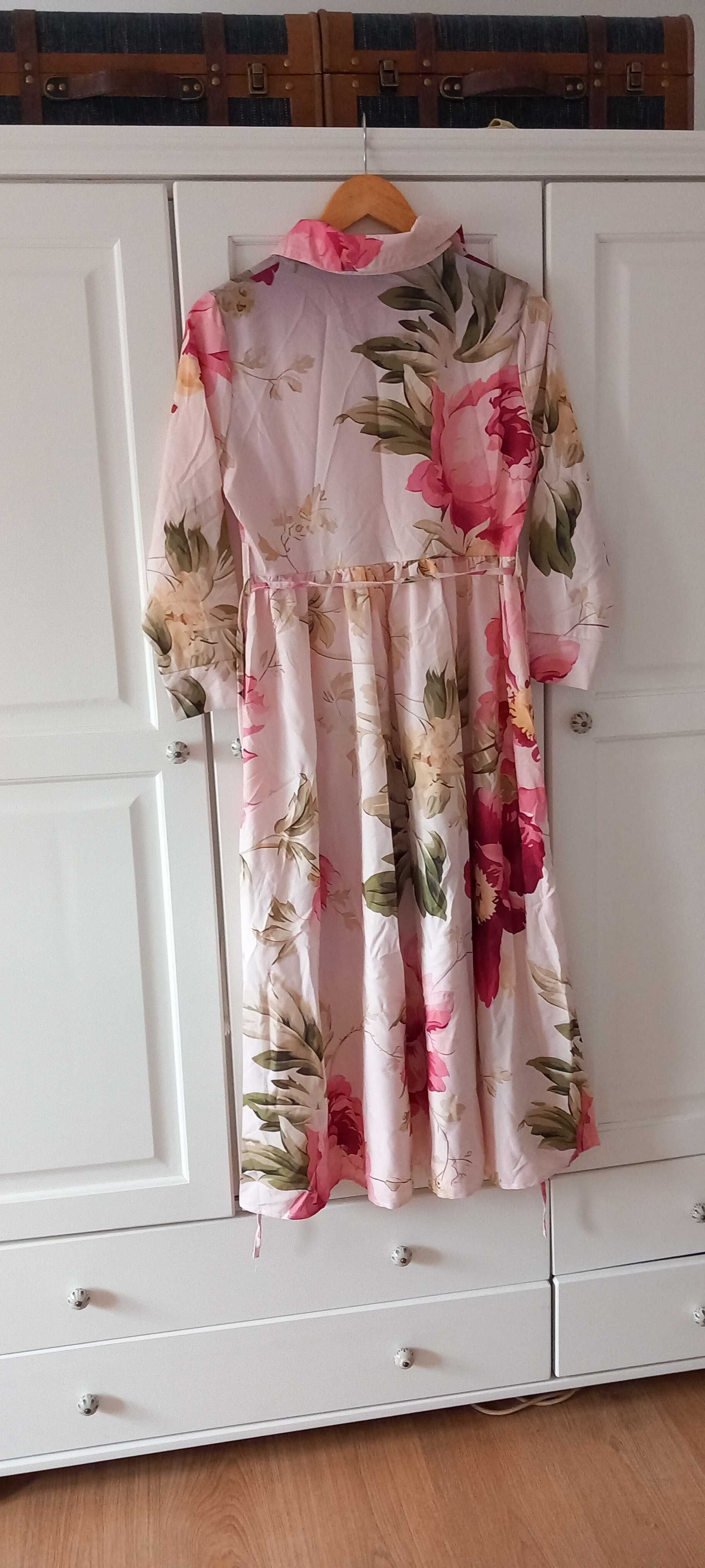 Vestido camiseiro midi floral em viscose S/M Novo