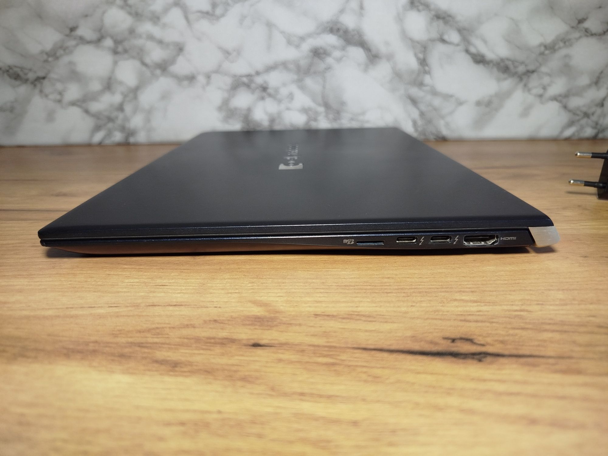 Dynabook Tecra X40 – i7 / 16GB RAM / SSD 512GB / Full HD / Win10