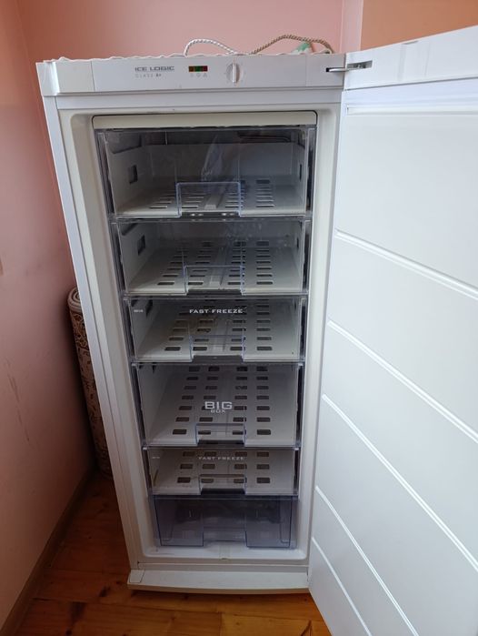 Морозильна камера Snaige