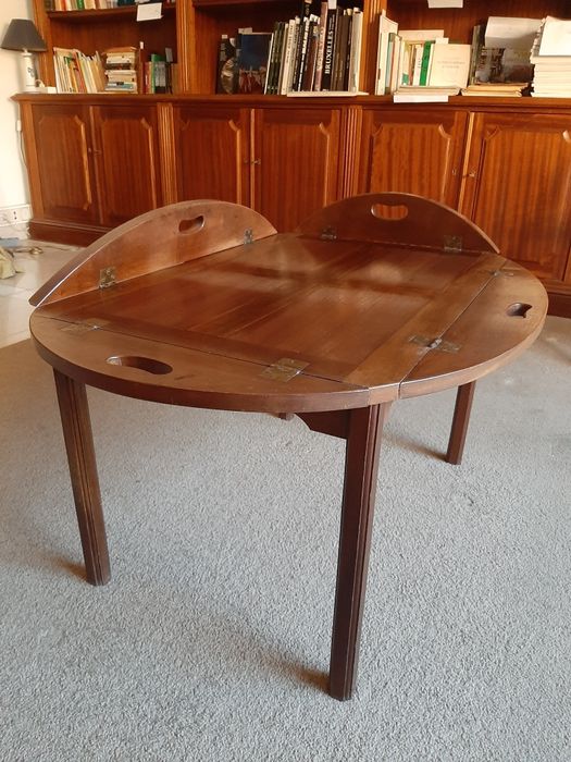 Mesa de mordomo de madeira