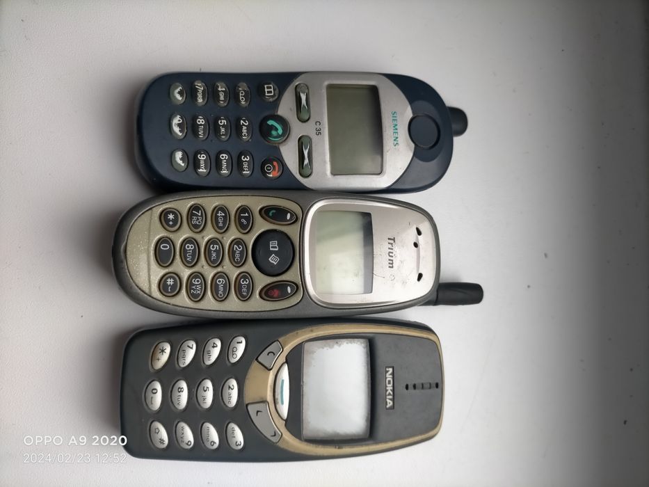 Sprzedam na cześć 3 Telefony widoczne na zdjęciu