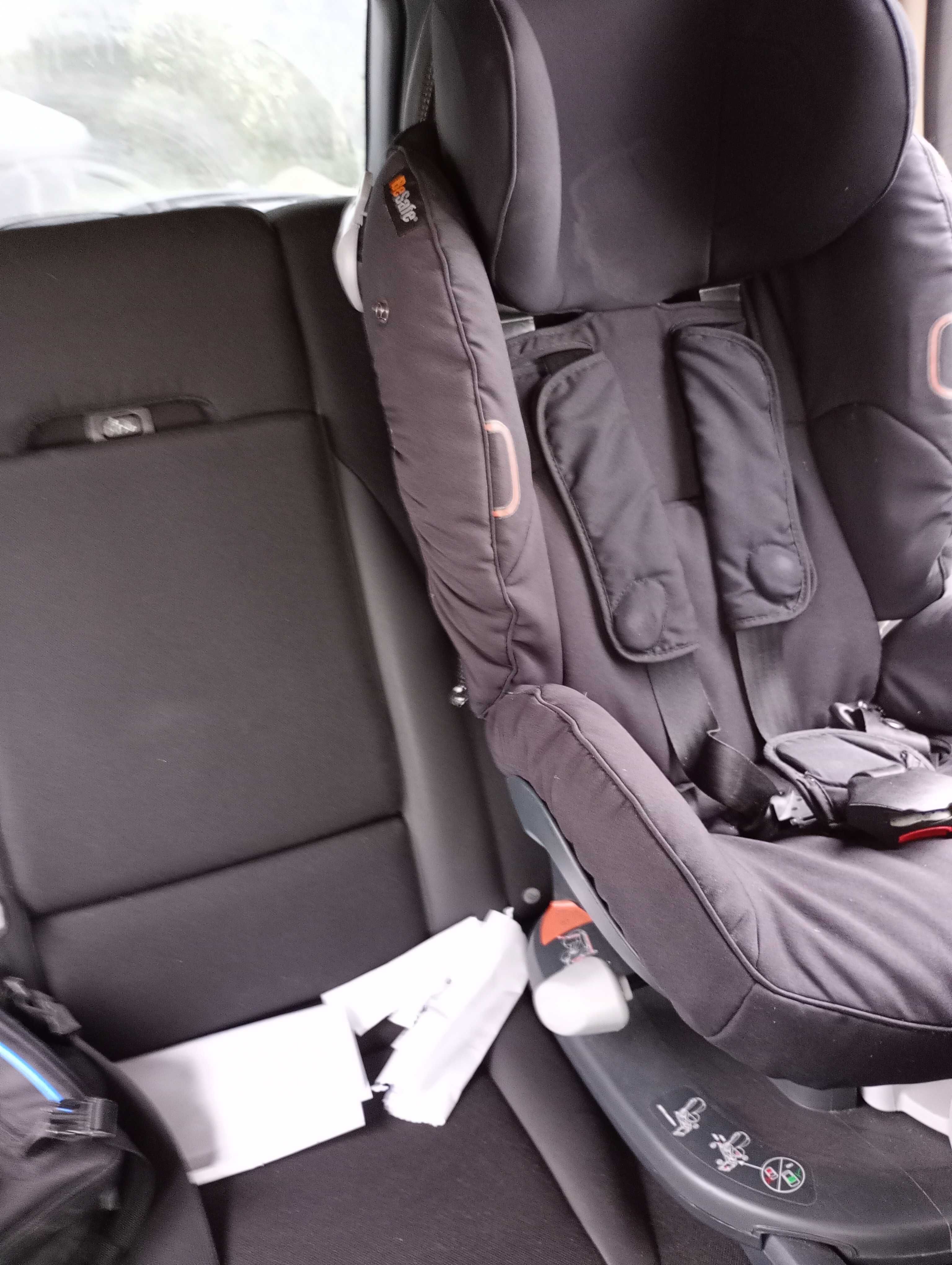 fotelik dla dziecka do samochodu iZi  Comfort X3 izofix