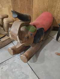 Baloiço em madeira antigo Elefante