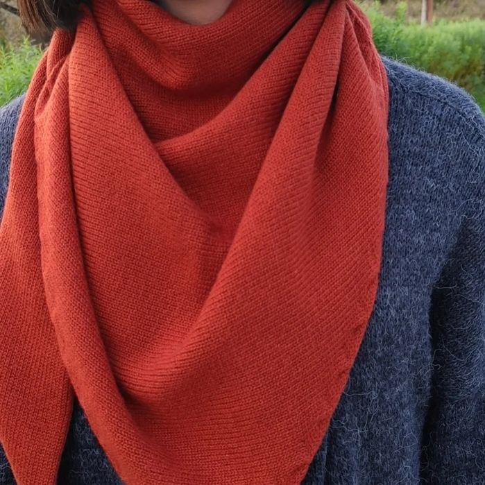 Damski szal trójkątny - baktus z 100% wełny merino