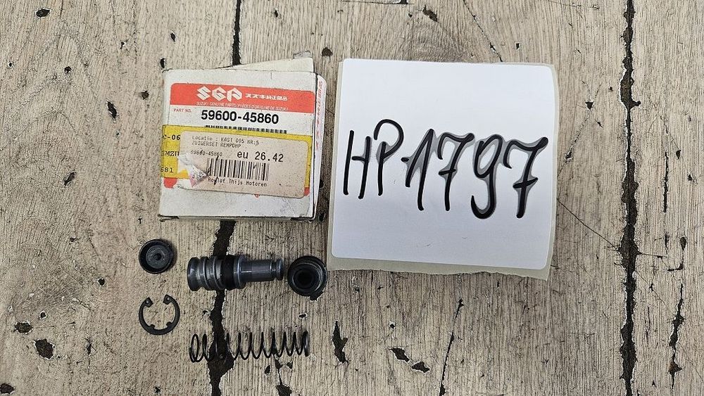 Zestaw naprawczy pompy hamulcowej Suzuki GSX DL GS GSF GSR GSX-R GSX GV RF  59600-45860