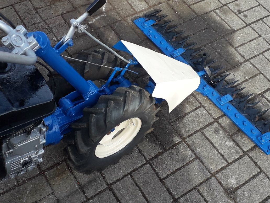 Varios motocultivadores a gasoleo com frese