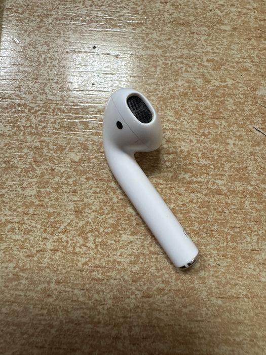 Apple AirPods 2 кейс, правый наушник