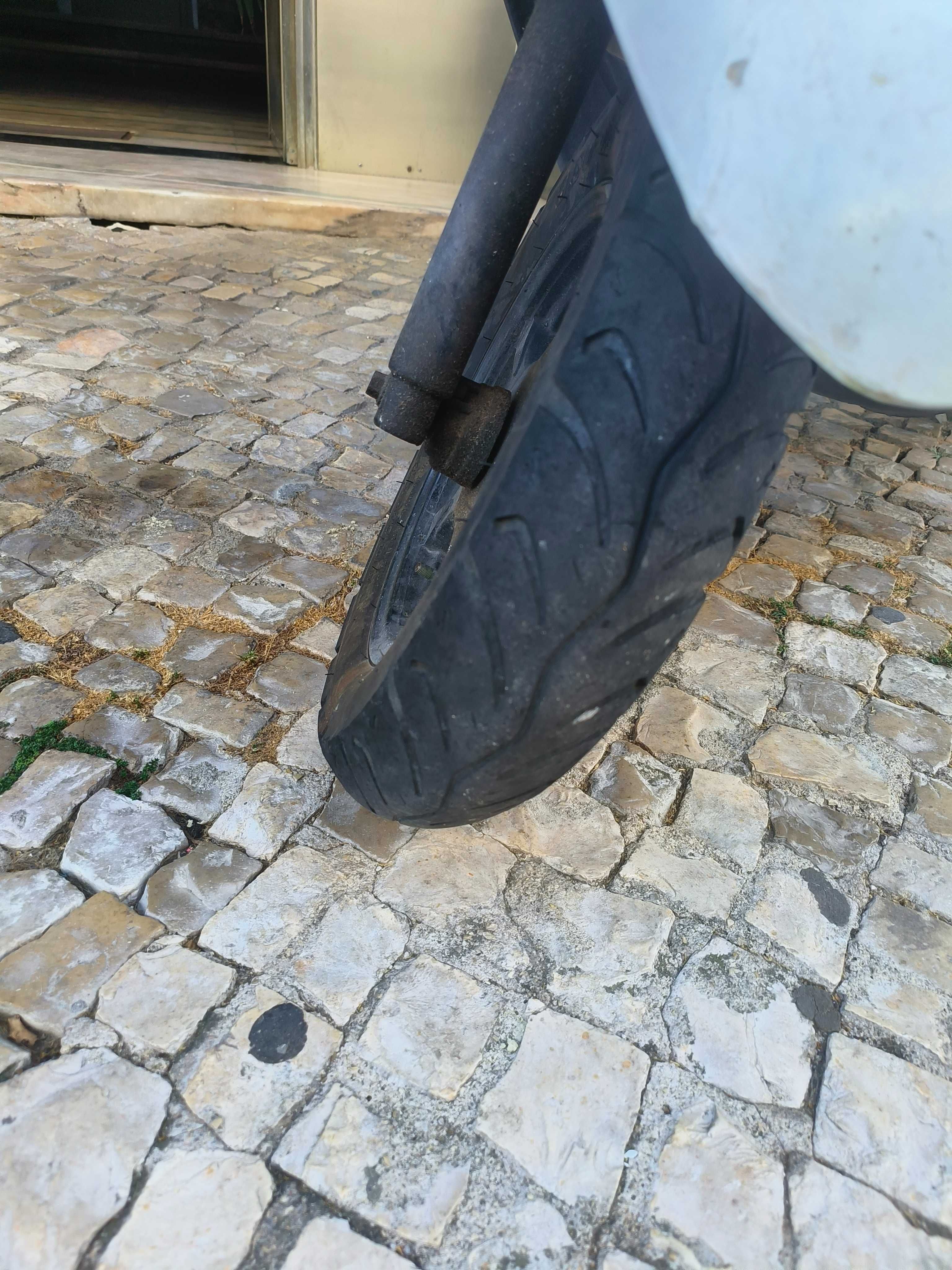 Moto sym muito boa preço negociável aceito proposta