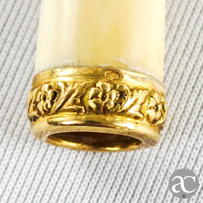 Antiga Boquilha em matéria nobre e ouro