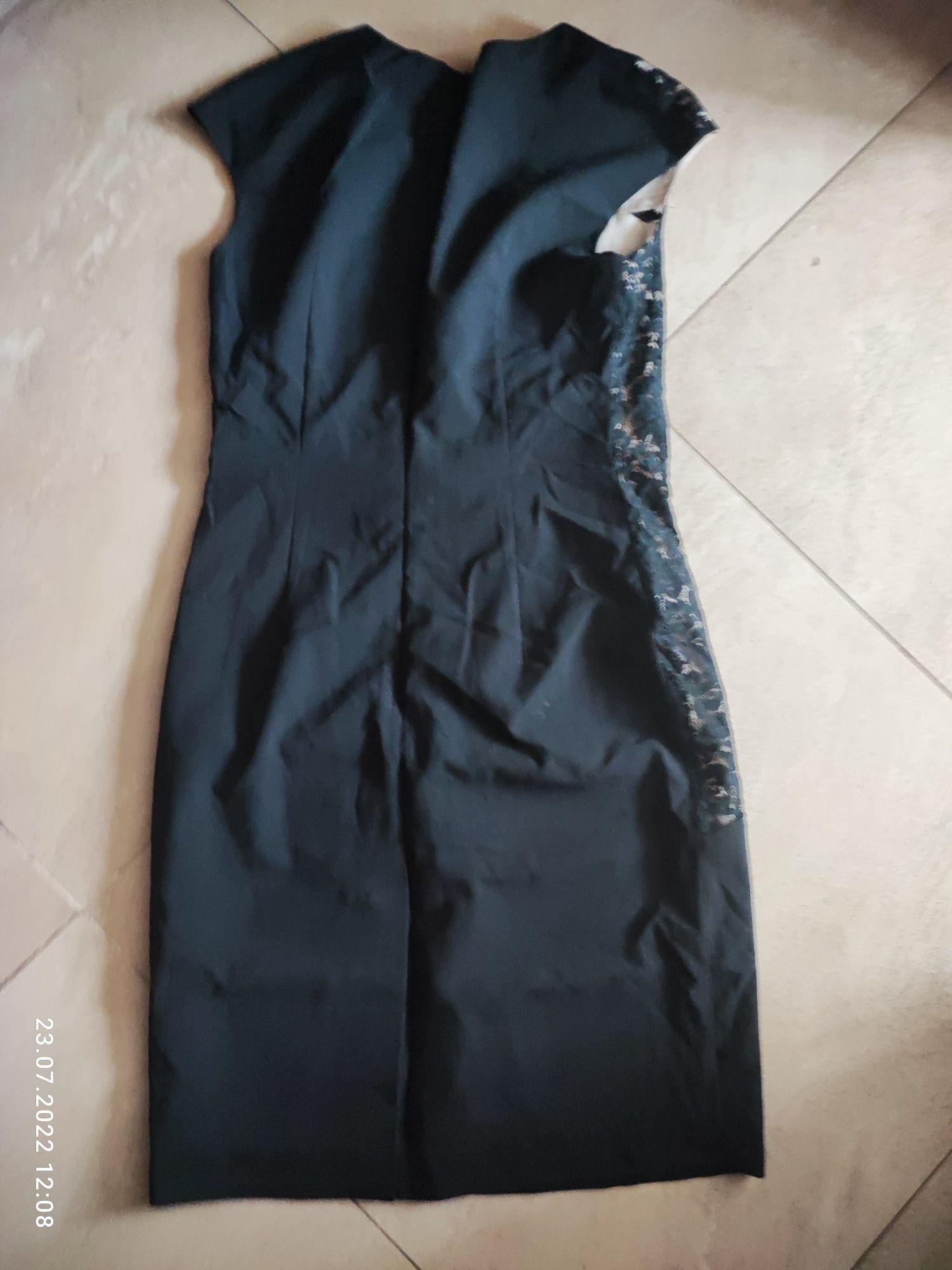 Czarna elegancka sukienka Tiffi