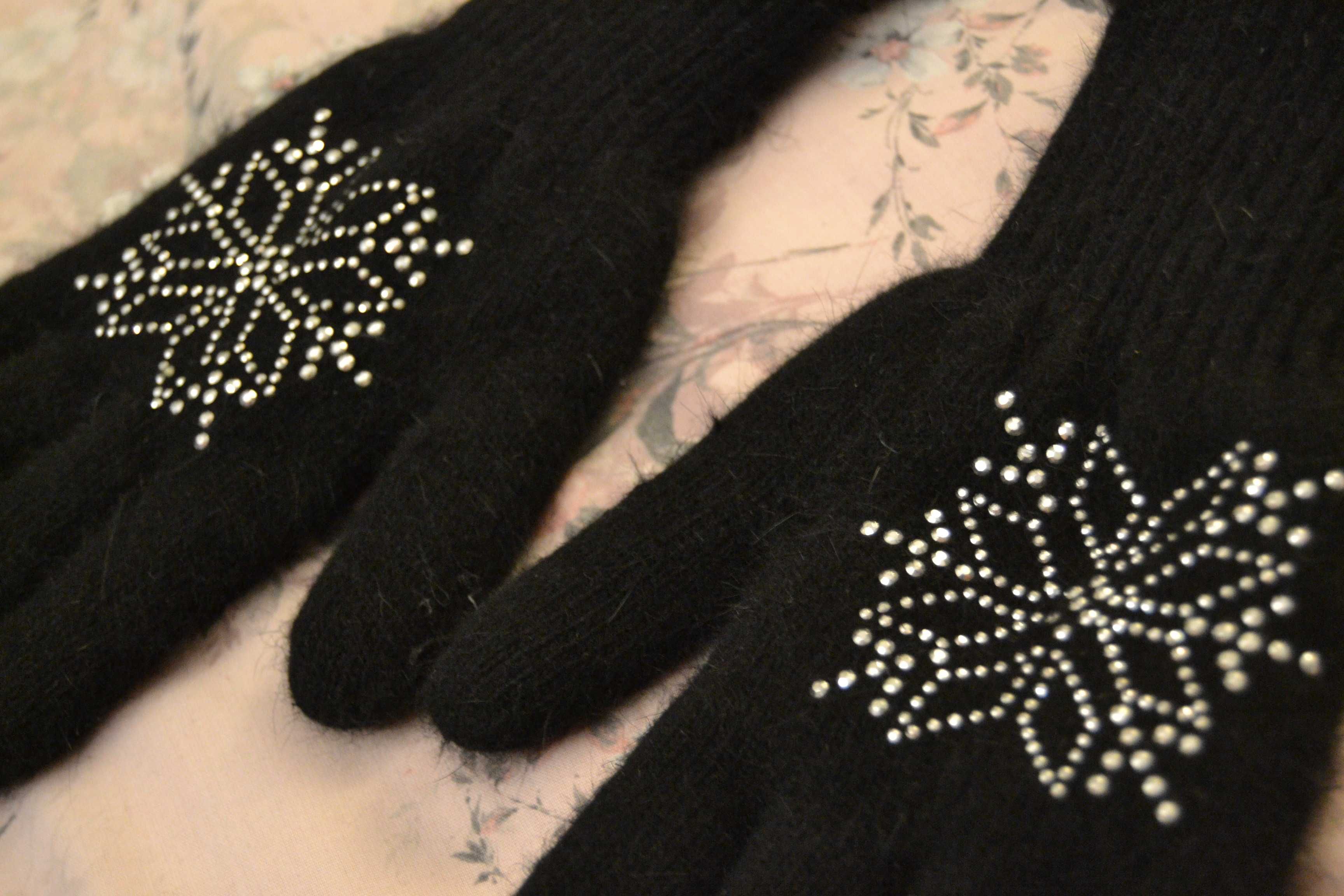 Grube czarne rękawiczki  bardzo miłe w dotyku na długie i smukłe palce
