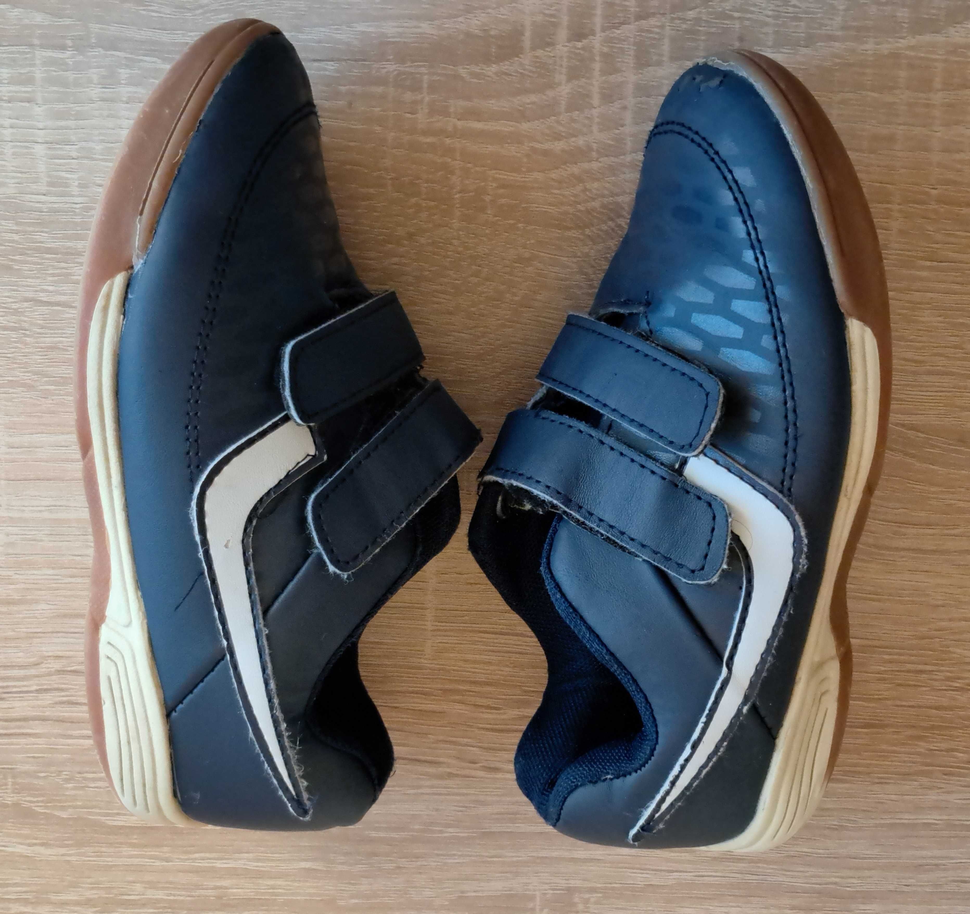 Halówki/buty sportowe rozmiar 27