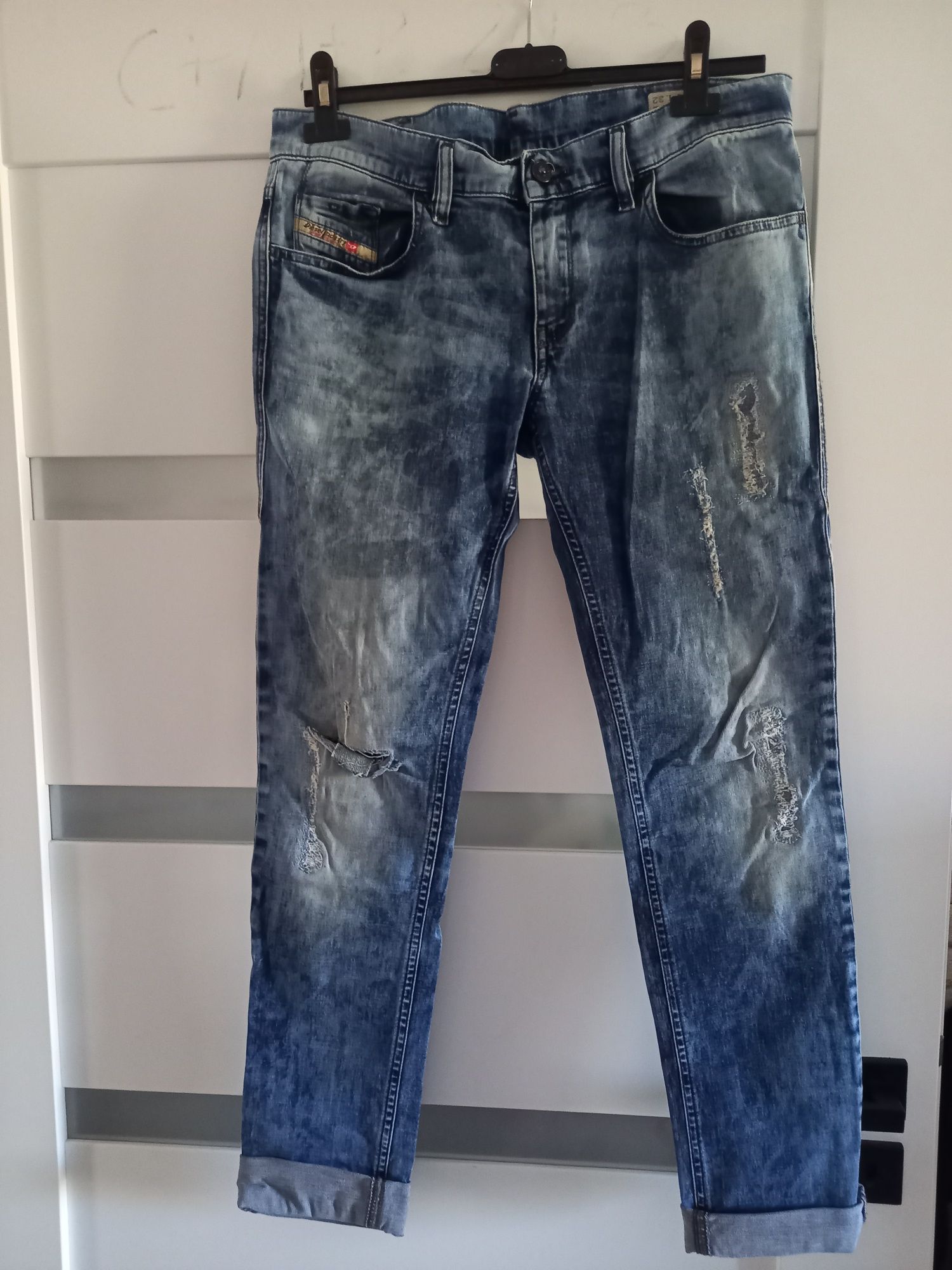 Spodnie 40 jeans dziury