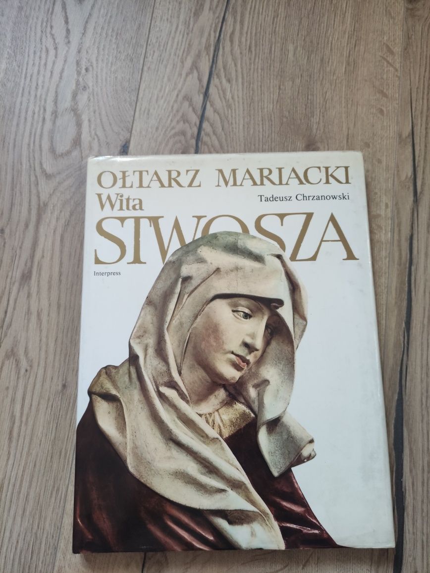 Książka o ołtarzu mariackim