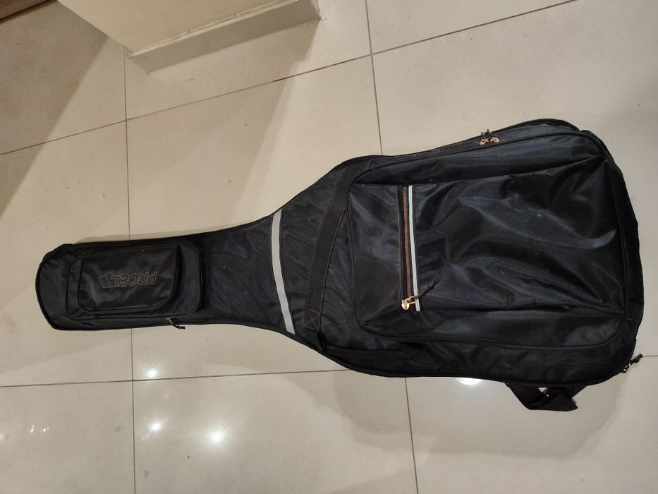 Gitara elektryczna + wzmacniacz mustang + niezbędne okablowanie