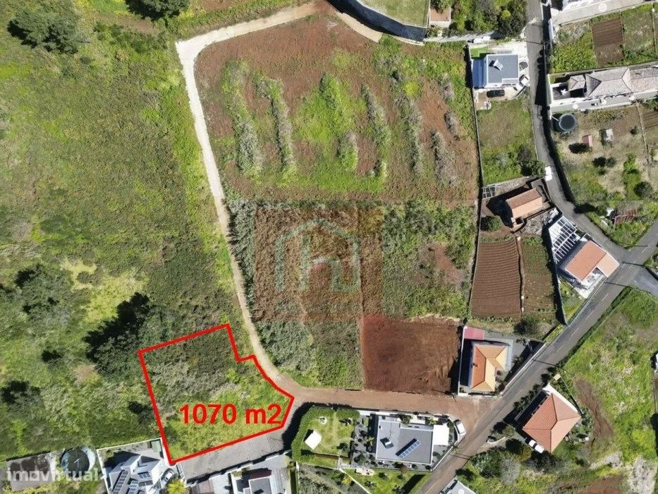 Terreno Urbano com 1.070 m2 na Achada, Prazeres