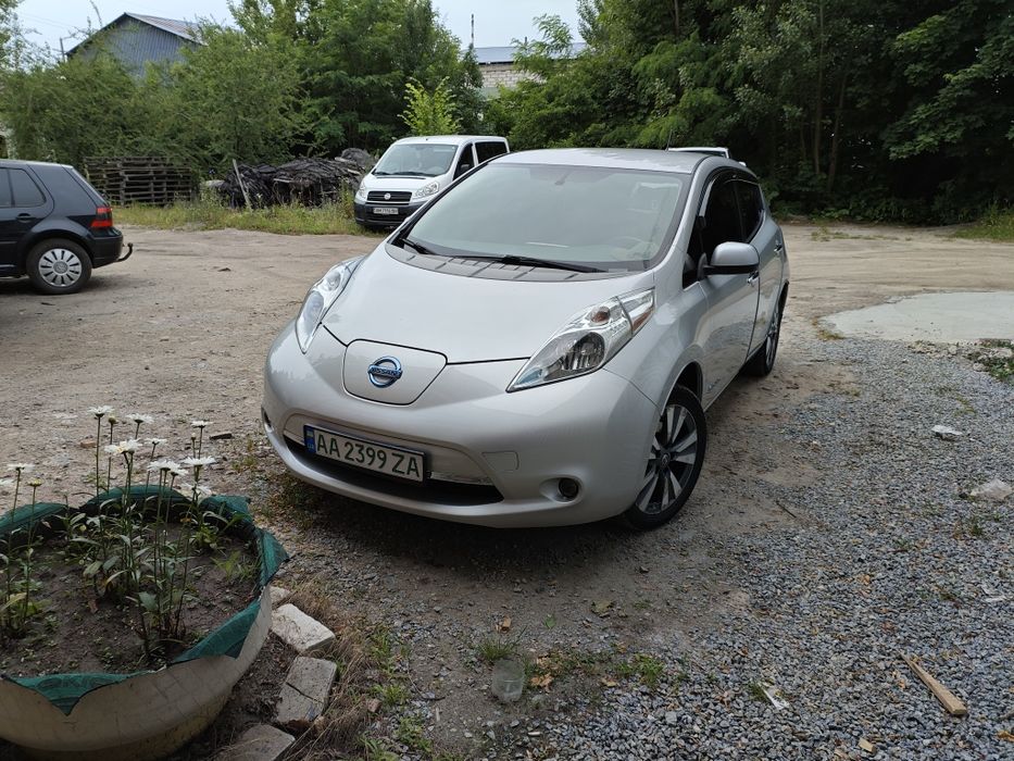 Продам Nissan leaf 2017