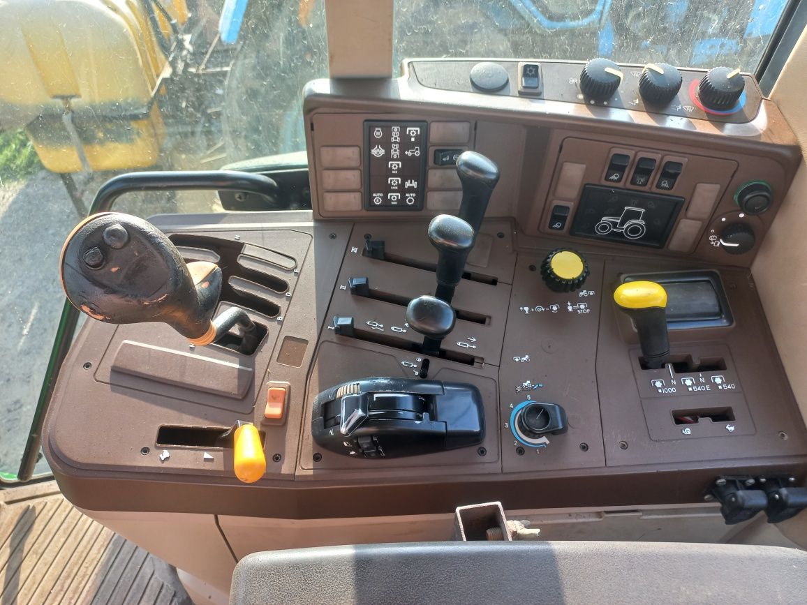 Свіжопривезений трактор John Deere 6910 2002рв 145кс.