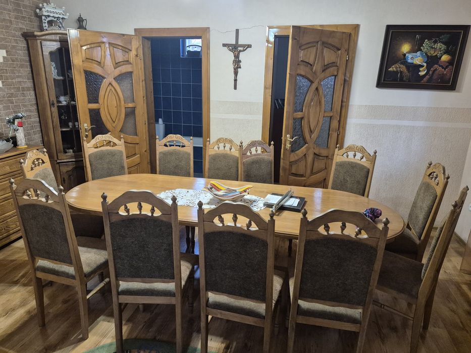 Продаж добротного будинку на два входи.