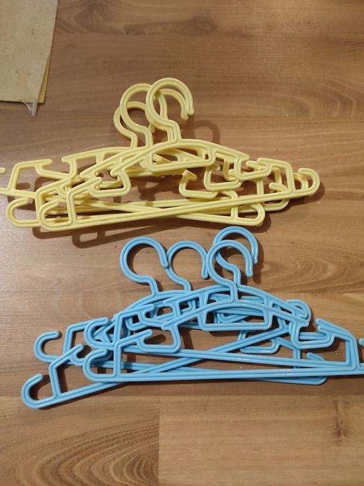 Wieszaki na ubrania dziecięce