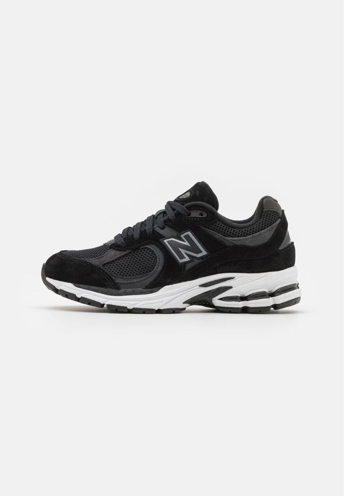 Кросівки New Balance 2002R BLACK NBM2002RBK