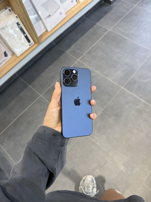 Used iPhone 15 pro max 256 blue