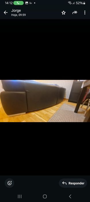 Sofá cinzento e preto