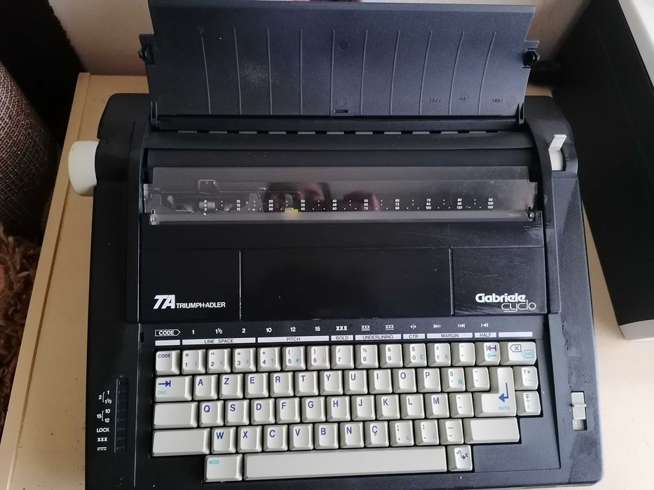Vendo máquina de escrever