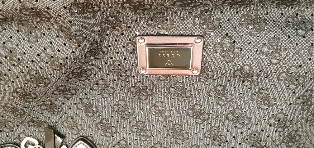 Mala tiracolo Guess