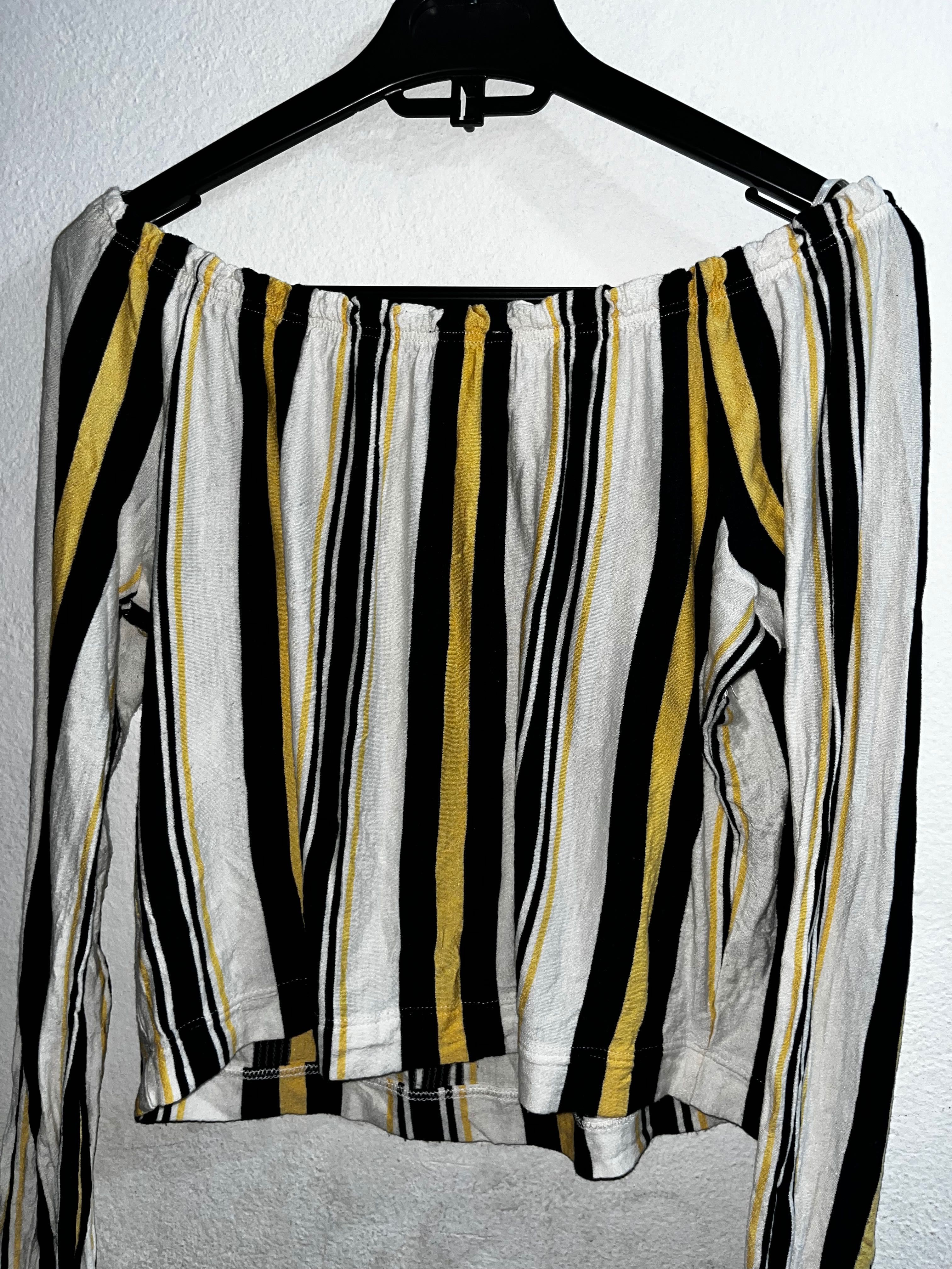 Blusa bonita com riscas
