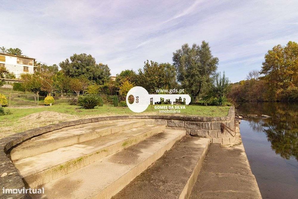 Moradia T4 com acesso exclusivo ao rio FotografiasVisita virtualDetalh