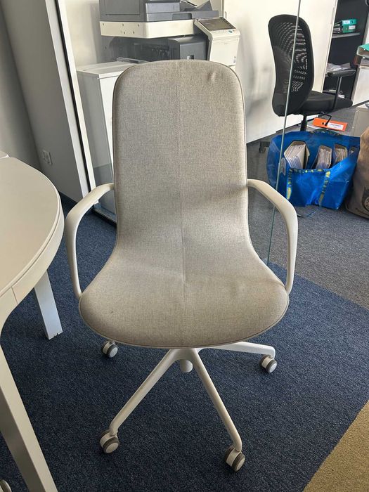 krzesła biurowe IKEA tapicerowane