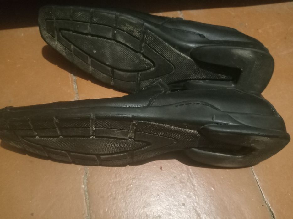 Продам туфлі шкіряні