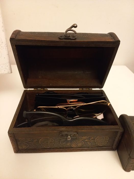 Drewniane skrzyneczki na biżuterię i kosmetyki